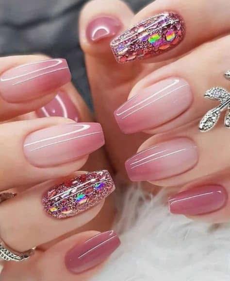 Glamorous DIY Nail Art: Recreate Stunning Ombre & Glitter Looks at Home 17 Glamorous DIY Nail Art: Recreate Stunning Ombre & Glitter Looks at Home