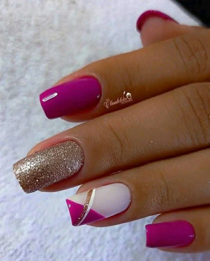 15+ Stunning Red and White Nail Designs You Need to Try (DIY Friendly!) 17 15+ Stunning Red and White Nail Designs You Need to Try (DIY Friendly!)