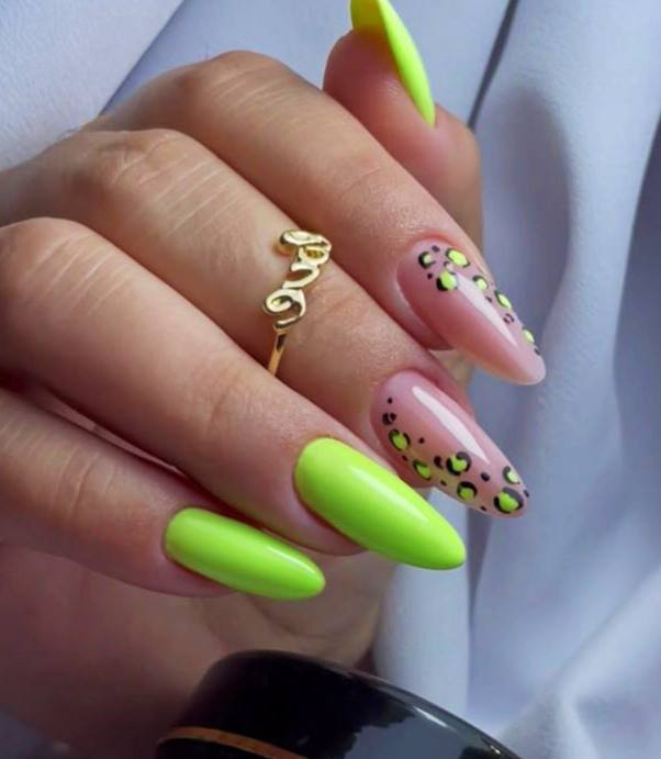 Gorgeous Green Nail Designs: 25+ Ideas from Mint to Neon You Can DIY! 85 Gorgeous Green Nail Designs: 25+ Ideas from Mint to Neon You Can DIY!