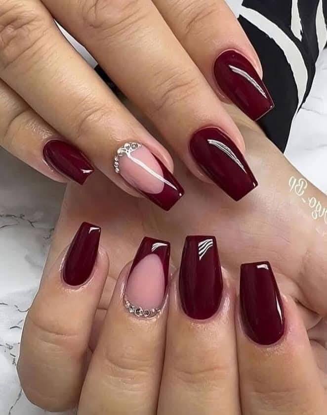 Unlock Pinterest Perfection: 7 Gorgeous Burgundy and Gold Nail Designs You Can Create at Home 17 Unlock Pinterest Perfection: 7 Gorgeous Burgundy and Gold Nail Designs You Can Create at Home