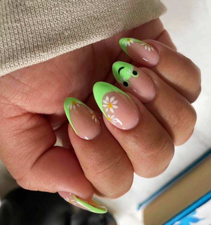 Gorgeous Green Nail Designs: 25+ Ideas from Mint to Neon You Can DIY! 48 Gorgeous Green Nail Designs: 25+ Ideas from Mint to Neon You Can DIY!
