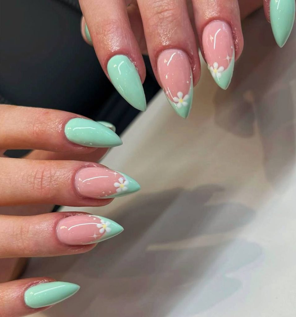 Gorgeous Green Nail Designs: 25+ Ideas from Mint to Neon You Can DIY! 46 Gorgeous Green Nail Designs: 25+ Ideas from Mint to Neon You Can DIY!