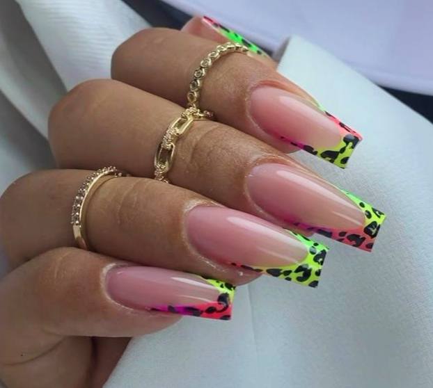 Gorgeous Green Nail Designs: 25+ Ideas from Mint to Neon You Can DIY! 84 Gorgeous Green Nail Designs: 25+ Ideas from Mint to Neon You Can DIY!