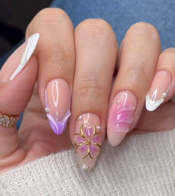 Stunning 3D Floral Nail Art with Elegant Gold Accents: Your Ultimate Guide 17 Stunning 3D Floral Nail Art with Elegant Gold Accents: Your Ultimate Guide