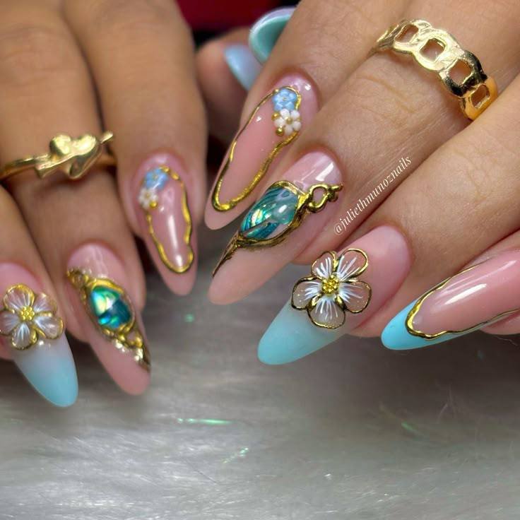 Stunning 3D Floral Nail Art with Elegant Gold Accents: Your Ultimate Guide 17 Stunning 3D Floral Nail Art with Elegant Gold Accents: Your Ultimate Guide