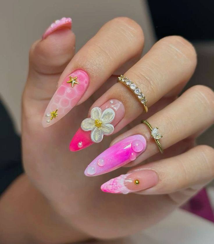 Stunning 3D Floral Nail Art with Elegant Gold Accents: Your Ultimate Guide 17 Stunning 3D Floral Nail Art with Elegant Gold Accents: Your Ultimate Guide