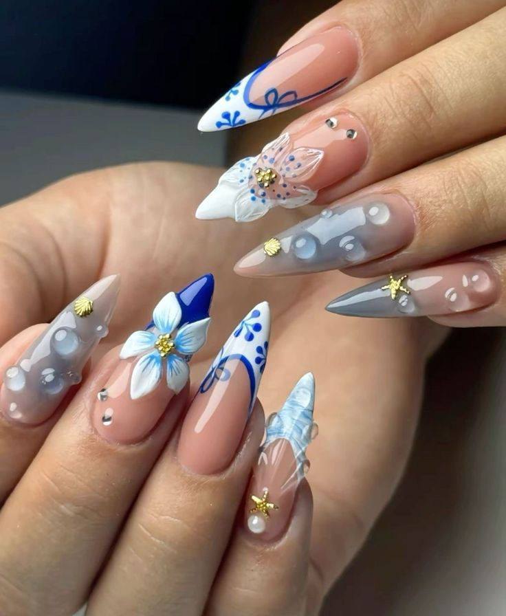 Stunning 3D Floral Nail Art with Elegant Gold Accents: Your Ultimate Guide 17 Stunning 3D Floral Nail Art with Elegant Gold Accents: Your Ultimate Guide