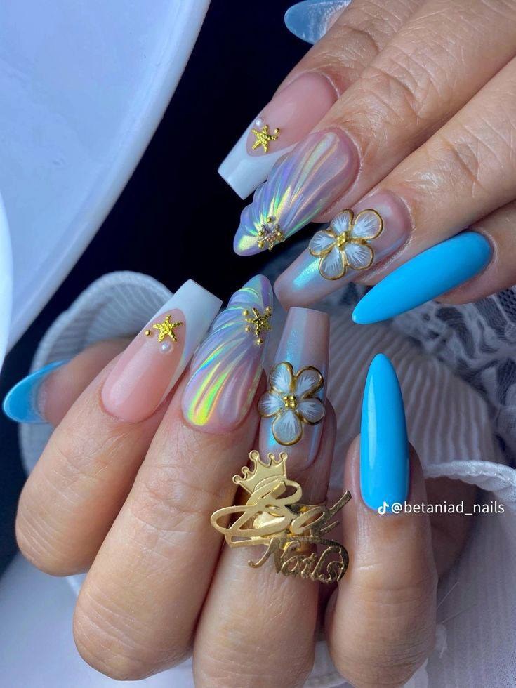 Stunning 3D Floral Nail Art with Elegant Gold Accents: Your Ultimate Guide 17 Stunning 3D Floral Nail Art with Elegant Gold Accents: Your Ultimate Guide